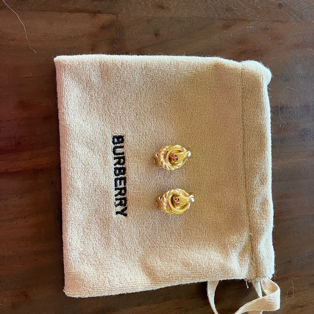 BURBERRYS CLIP ON EARRINGS